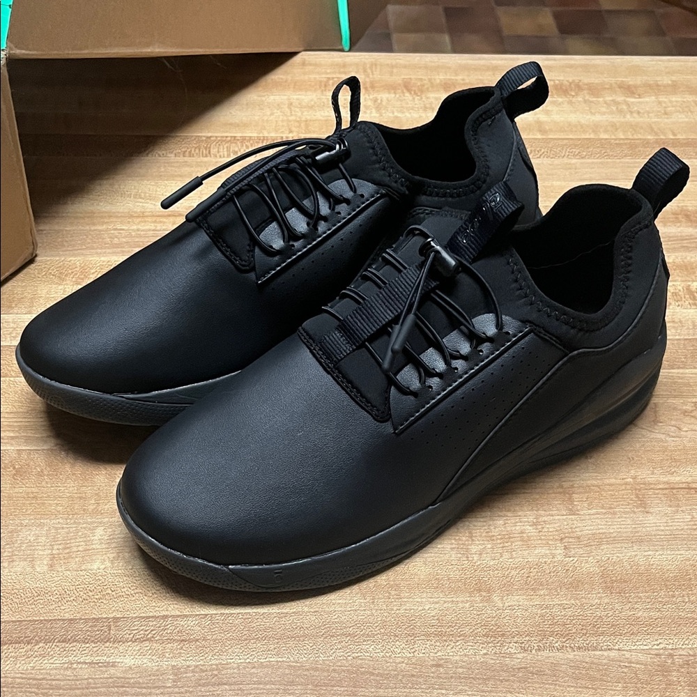 Mens 11.5 clove shoes